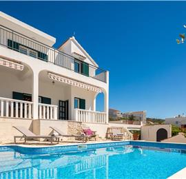 4 Bedroom Villa with Pool near Milna, Brac Island Sleeps 8 